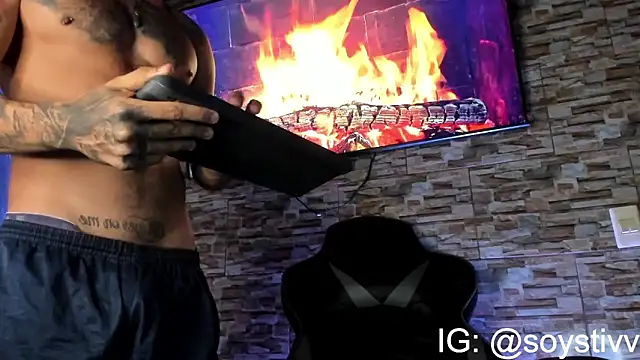 Snapshot of Seth_Owner chatting on 02/25/25, 02:04 Seth Owner online show from 02/25/25, 02:04