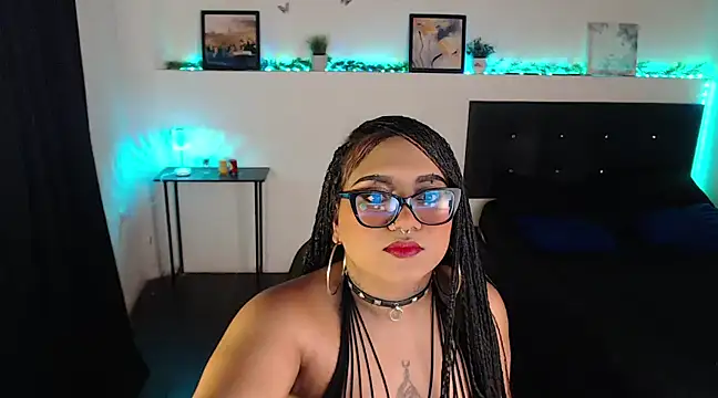 Snapshot of LiaScarlett chatting on 02/23/25, 12:37 LiaScarlett online show from 02/23/25, 12:37