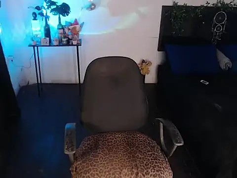 LiaScarlett online show from 11/02/25, 04:17