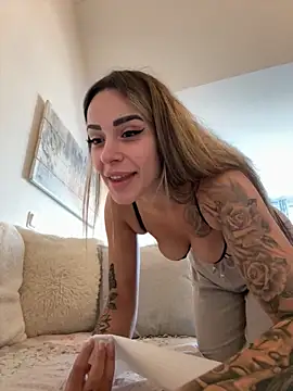 Alisa-Marie online show from 11/18/25, 10:07