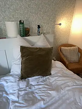 Alisa-Marie online show from 11/04/25, 11:03