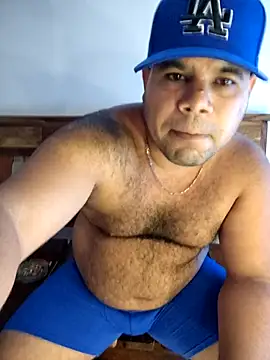 Snapshot of Evert_hairyboy chatting on 09/27/25, 06:03 Evert hairyboy online show from 09/27/25, 06:03