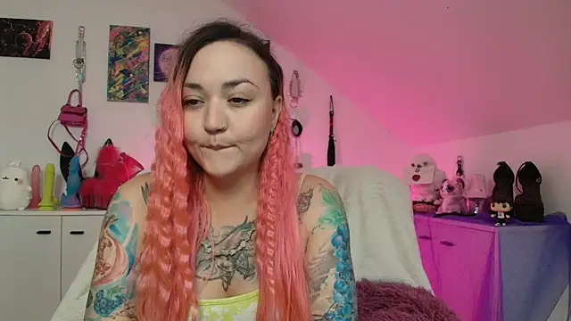 PinkHurricaneOfficial online show from 09/15/25, 02:17