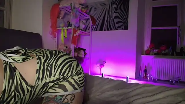 PinkHurricaneOfficial online show from 03/21/25, 06:29