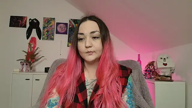 PinkHurricaneOfficial online show from 04/15/26, 12:21