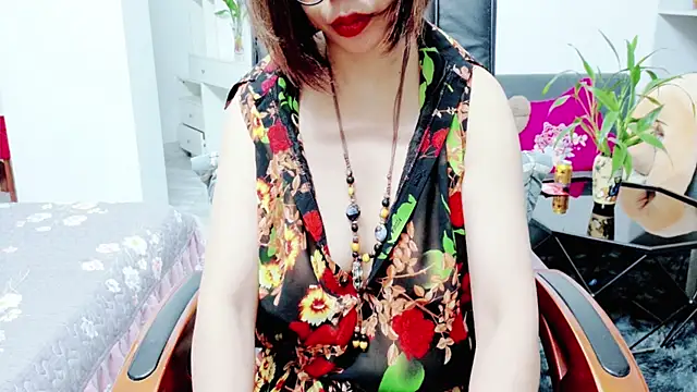 Snapshot of Miu-Le chatting on 06/27/26, 06:47 Miu-Le online show from 06/27/26, 06:47