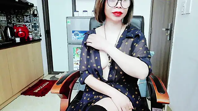 Miu-Le online show from 11/26/25, 08:42