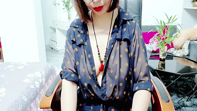 Snapshot of Miu-Le chatting on 06/25/26, 08:25 Miu-Le online show from 06/25/26, 08:25