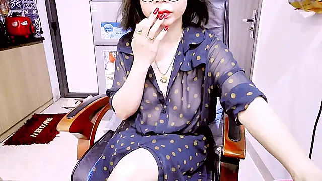 Snapshot of Miu-Le chatting on 04/06/26, 02:18 Miu-Le online show from 04/06/26, 02:18