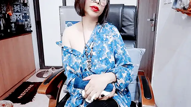 Miu-Le online show from 02/10/26, 09:03