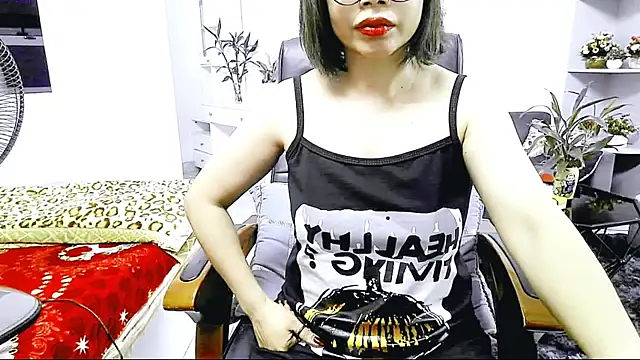 Snapshot of Miu-Le chatting on 05/07/26, 01:47 Miu-Le online show from 05/07/26, 01:47
