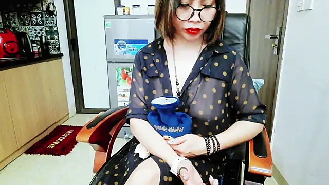 Miu-Le online show from 11/23/25, 07:02