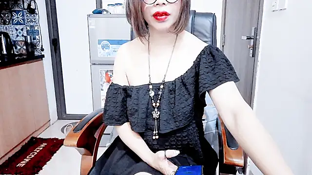 Miu-Le online show from 12/22/25, 04:18