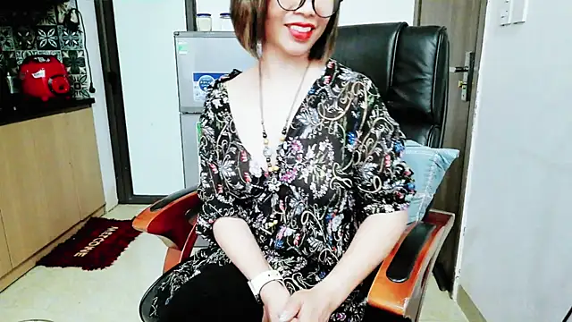 Miu-Le online show from 11/18/25, 01:32