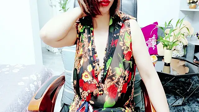 Snapshot of Miu-Le chatting on 06/23/26, 08:29 Miu-Le online show from 06/23/26, 08:29