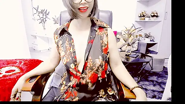 Snapshot of Miu-Le chatting on 05/08/26, 09:35 Miu-Le online show from 05/08/26, 09:35