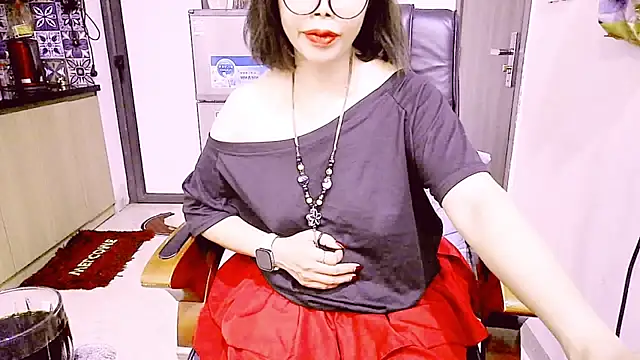 Snapshot of Miu-Le chatting on 04/20/26, 06:42 Miu-Le online show from 04/20/26, 06:42