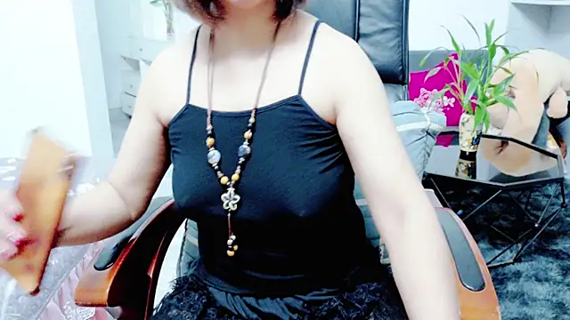 Snapshot of Miu-Le chatting on 06/29/26, 10:59 Miu-Le online show from 06/29/26, 10:59