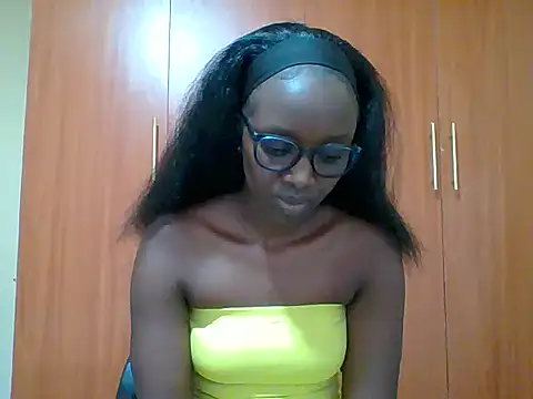 Snapshot of sexy_darleen23 chatting on 06/21/26, 06:08 sexy darleen23 online show from 06/21/26, 06:08