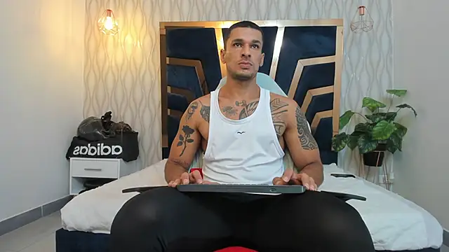 Snapshot of Adbel_Sady chatting on 03/05/25, 11:38 Adbel Sady online show from 03/05/25, 11:38