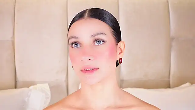 KiraKayleigh1 online show from 10/16/25, 01:03