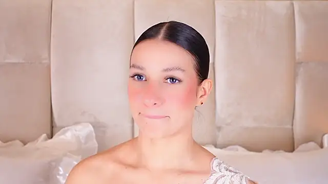 KiraKayleigh1 online show from 03/02/26, 11:44