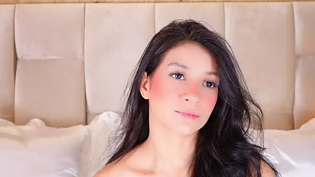 KiraKayleigh1 online show from 04/13/26, 11:53