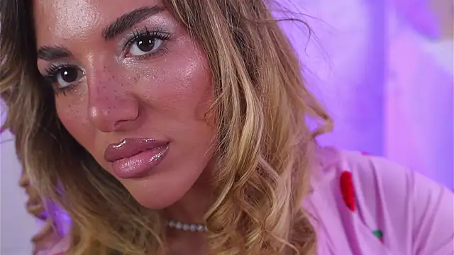 ClaraHazel online show from 11/13/25, 07:01