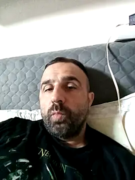 Snapshot of ivat80 chatting on 05/06/26, 04:49 ivat80 online show from 05/06/26, 04:49