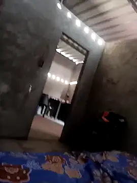 ferluiz1 online show from 04/14/26, 12:21