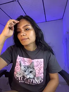 Snapshot of Riana_Kean chatting on 02/06/25, 10:32 Riana Kean online show from 02/06/25, 10:32