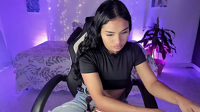 Riana Kean online show from 11/14/25, 01:42