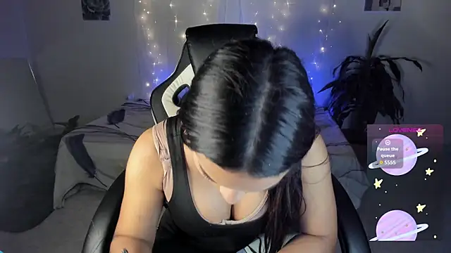 Riana Kean online show from 10/22/25, 05:40