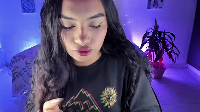 Riana Kean online show from 11/17/25, 01:20