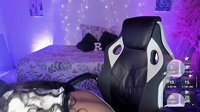 Riana Kean online show from 12/22/25, 02:44