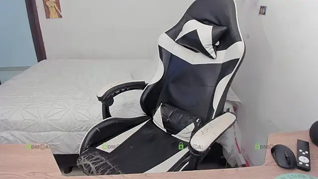 Snapshot of ronaldmq20 chatting on 02/10/26, 02:10 ronaldmq20 online show from 02/10/26, 02:10