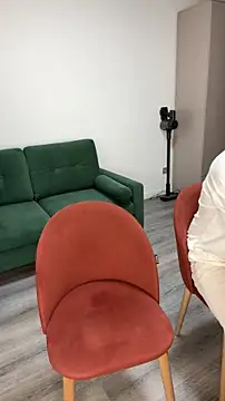 Snapshot of MrMrsRight chatting on 06/02/26, 12:05 MrMrsRight online show from 06/02/26, 12:05