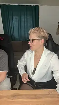 MrMrsRight online show from 09/26/25, 08:54