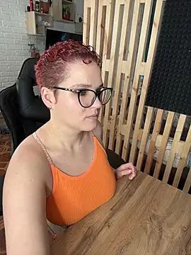 MrMrsRight online show from 03/18/26, 07:22