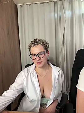 MrMrsRight online show from 09/18/25, 08:06