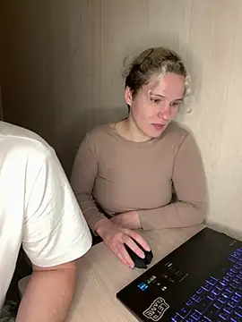 MrMrsRight online show from 02/04/25, 10:55