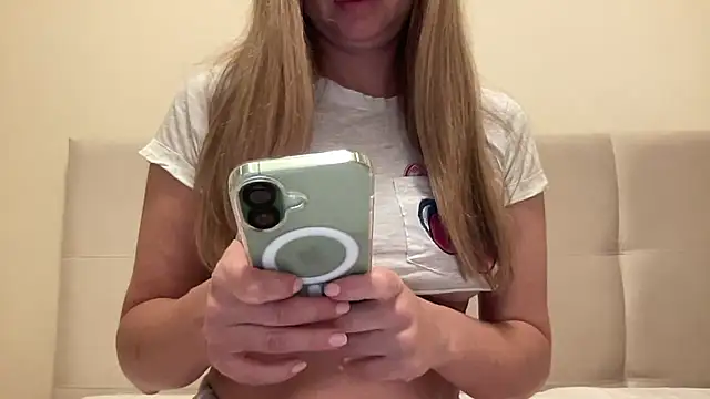 LisaFlower online show from 11/07/25, 04:11