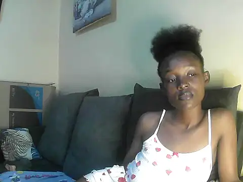 petite clara24 online show from 03/11/25, 07:58