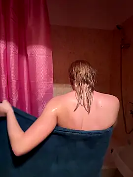 RinaBlondie online show from 10/30/25, 11:30