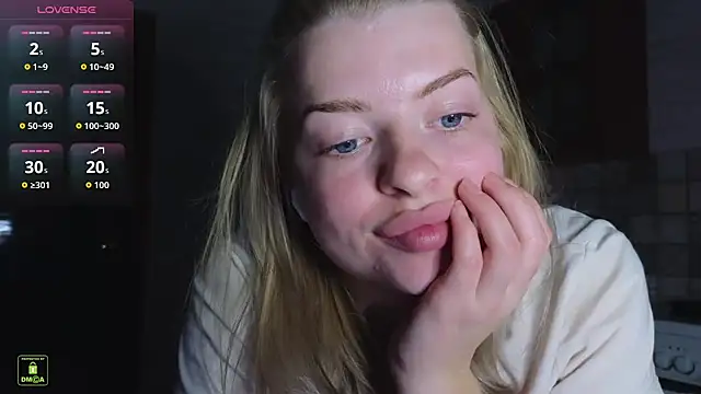 RinaBlondie online show from 10/12/25, 04:19