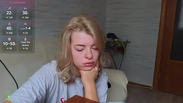 RinaBlondie online show from 10/22/25, 08:03