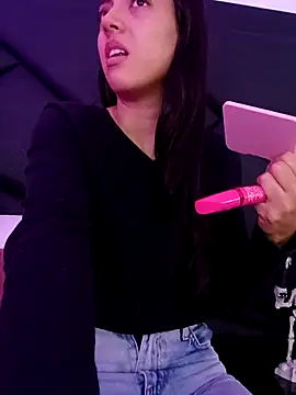 Julie Bennet online show from 10/18/25, 03:08