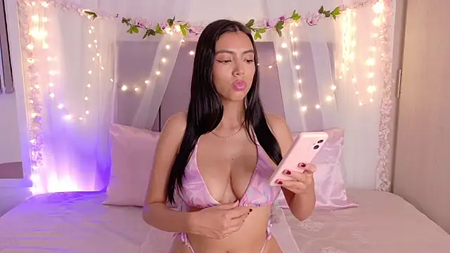 Julie Bennet online show from 01/07/26, 12:15