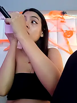 Julie Bennet online show from 10/26/25, 03:29