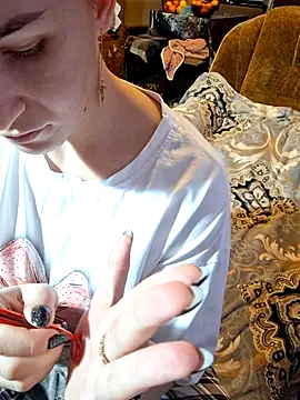  Kitti  online show from 12/05/25, 10:03